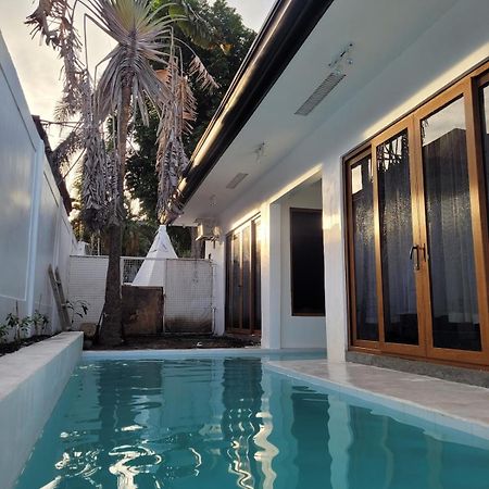 Jay'S Villa B Angeles Exterior photo
