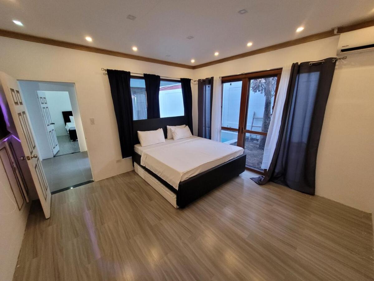 Jay'S Villa B Angeles Exterior photo
