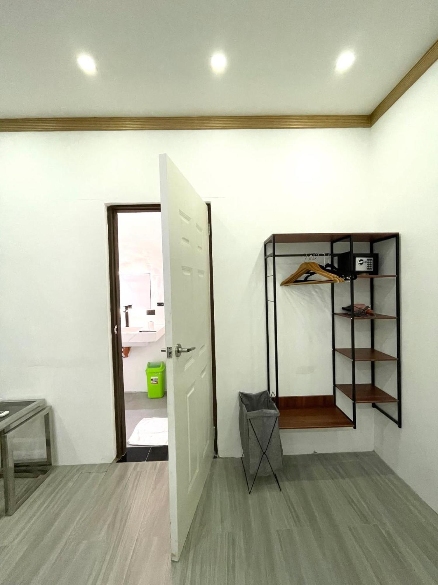 Jay'S Villa B Angeles Exterior photo
