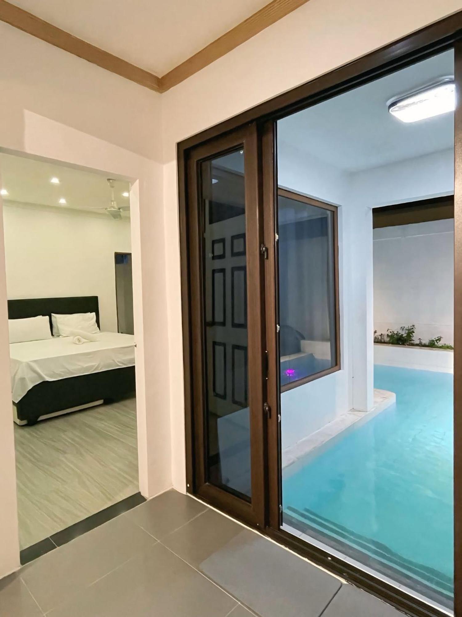 Jay'S Villa B Angeles Exterior photo